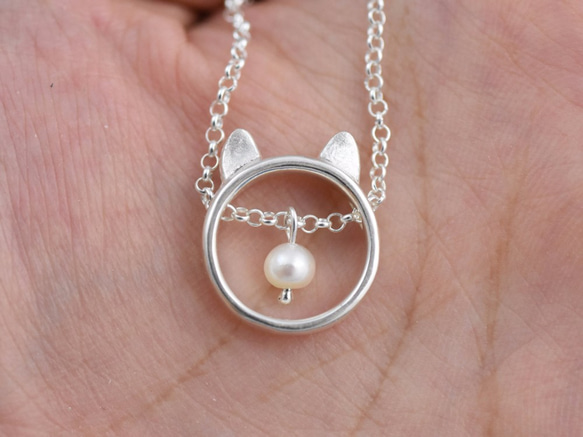 貓咪少女的珍珠 (純銀項鍊 鎖骨鍊 珍珠項鍊 動物銀飾) 第3張的照片