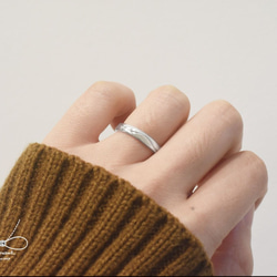 【刻字】簡單幸福曲線雕刻 | 情侶對戒 客製化戒指 925純銀 手工銀飾 情人禮物 第9張的照片