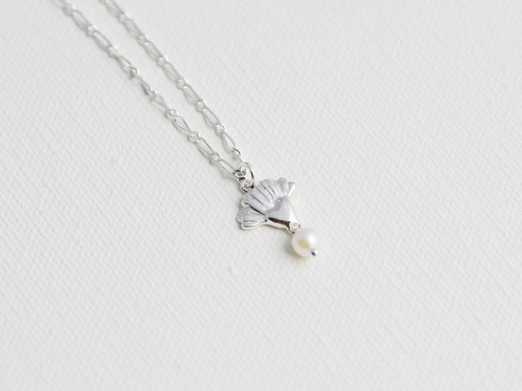 珍珠康乃馨 (純銀項鍊 女款 鎖骨鍊 花朵銀飾 母親節) 第2張的照片