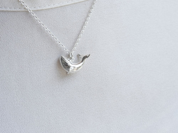 尖尖頭鯨魚 | 細項鍊 925純銀 女款 立體動物 手工銀飾 第7張的照片