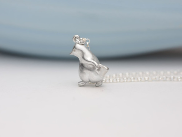 仕事に追いつくペンギン | 立体ネックレス 細いネックレス シルバー925 可愛い 動物 ハンドメイド シルバージュエリー 3枚目の画像