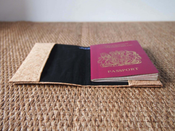 Paralife 　カスタマイズ個人ネーム刺繍　　コルク材質　パスポートケース/パスポート入れ/パスポート 5枚目の画像