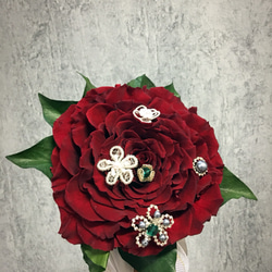 Yves design_red is the color of love.永生玫瑰拼瓣美莉亞捧花 第2張的照片