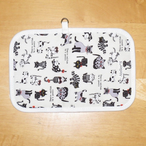 二つ折り財布★ネコ柄（白×黒） 2枚目の画像