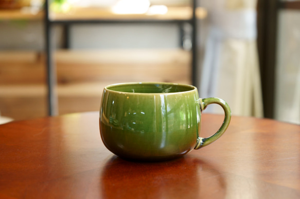 8.5×6.3ｃｍ　緑釉　マグカップ（小） 1枚目の画像