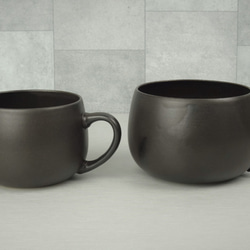 8.5×6.3ｃｍ　黒マット釉　マグカップ（小・白土） 5枚目の画像