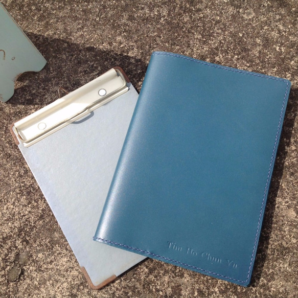 A5筆記本,書套,書衣 皮革可插筆,附muji記事本,手縫真皮,藍綠色 第2張的照片