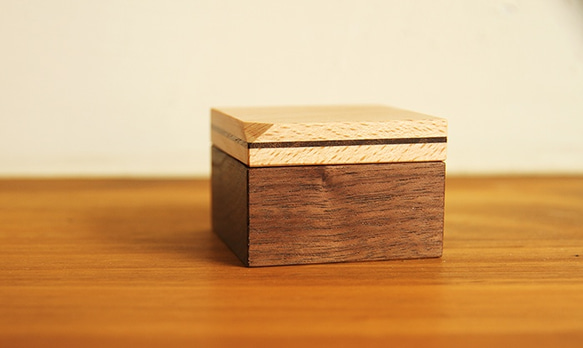 【あす楽対応商品】アンダーアングルシリーズ/木製リングボックス - エレガントなクラシック 2枚目の画像