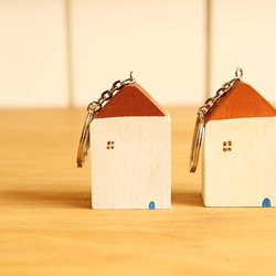 窩心-木頭彩繪小房子 / 屋系列-聖誕小物鑰匙圈(單件販售) 第1張的照片