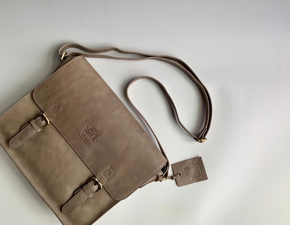 英国デザイン牛革かばんValise サッチェルバッグ スモーキーグレイM