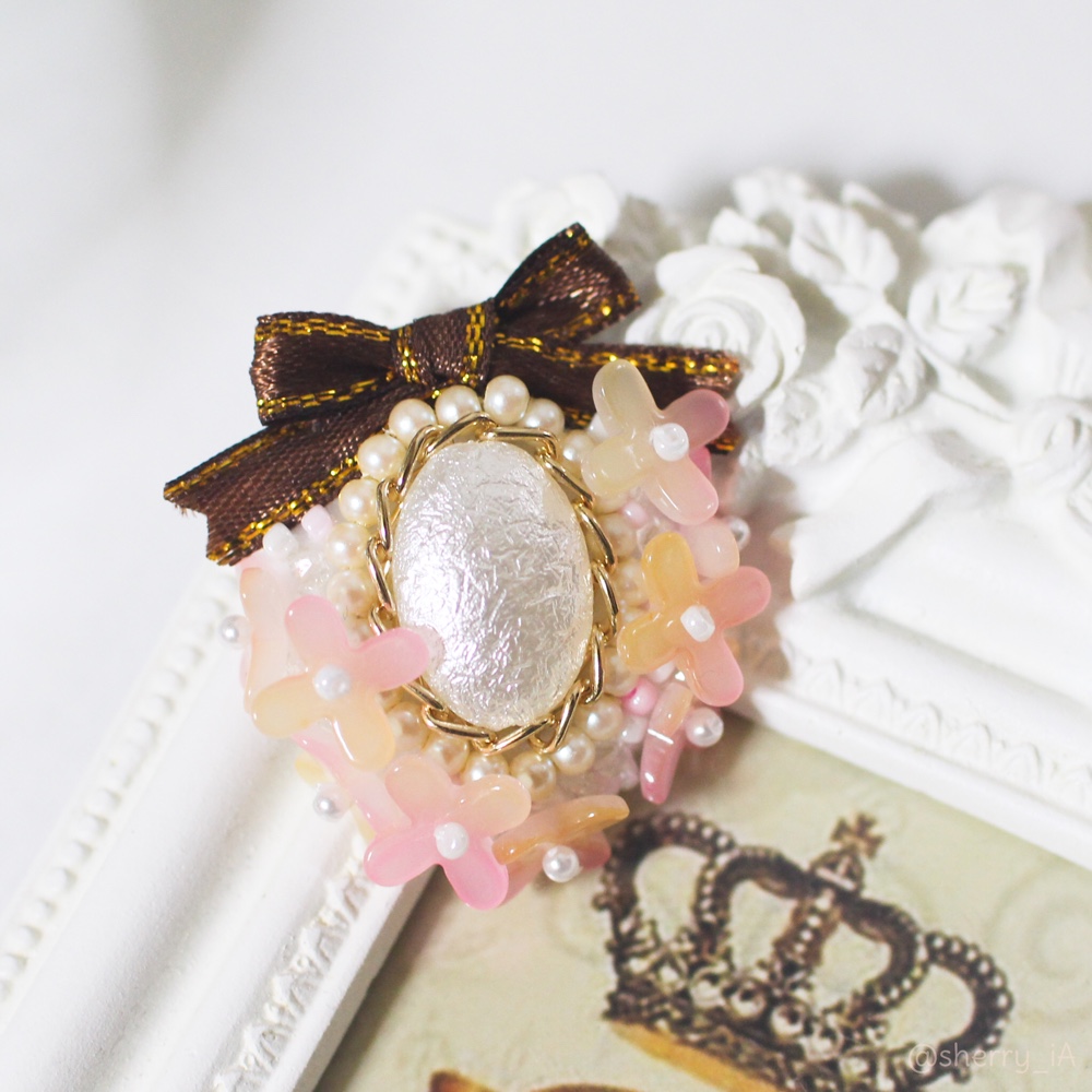 ＳＯＬＤ　　ハンドメイド　ブローチ　ロリータが大好きな方に〜＊