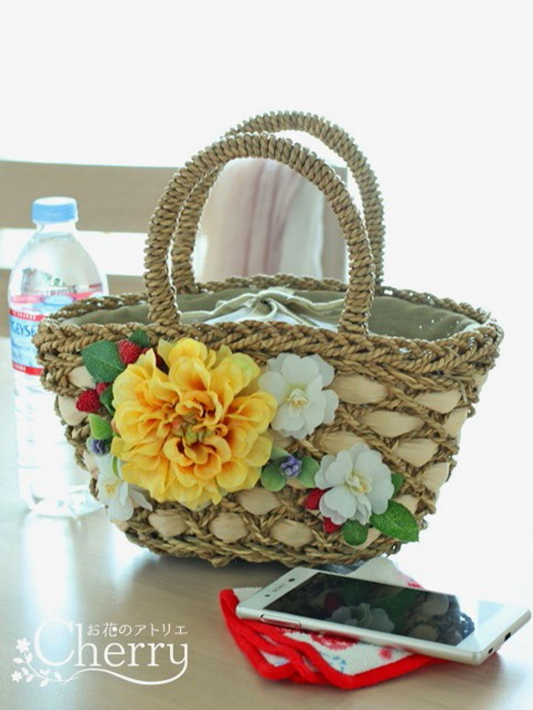 Creema限定・【かごバッグ】ちょっとお出掛け用の＜花かごバッグ＞は浴衣姿にも可愛い。。♪ 5枚目の画像