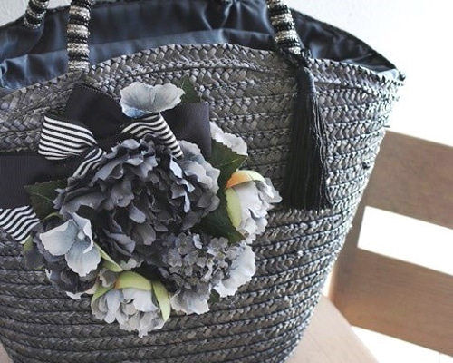ファッション 母の日・カゴバッグ】ブルーグレーのお花もお洒落、大人の花カゴ バッグ