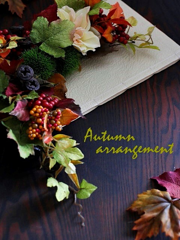 【秋色リース】掛けても置いても楽しめる三日月型の秋飾り。「Creema限定」 4枚目の画像