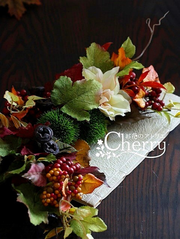 【秋色リース】掛けても置いても楽しめる三日月型の秋飾り。「Creema限定」 5枚目の画像