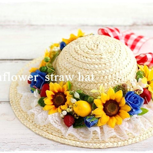 夏リース】赤いチェックリボンが可愛い、ヒマワリ満開麦わら帽子