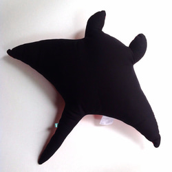 【有機棉】日本蝠魟造型抱枕 第2張的照片