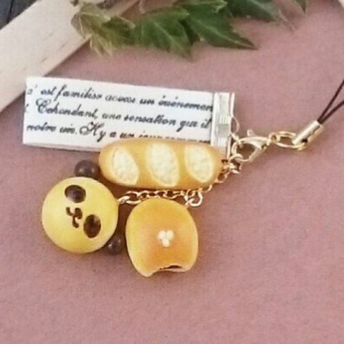 ミニパン（ぱんだパン）のストラップ（樹脂粘土） 携帯ストラップ