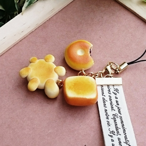 ミニパン（かめパン）のストラップ（樹脂粘土） 携帯ストラップ SHIZU