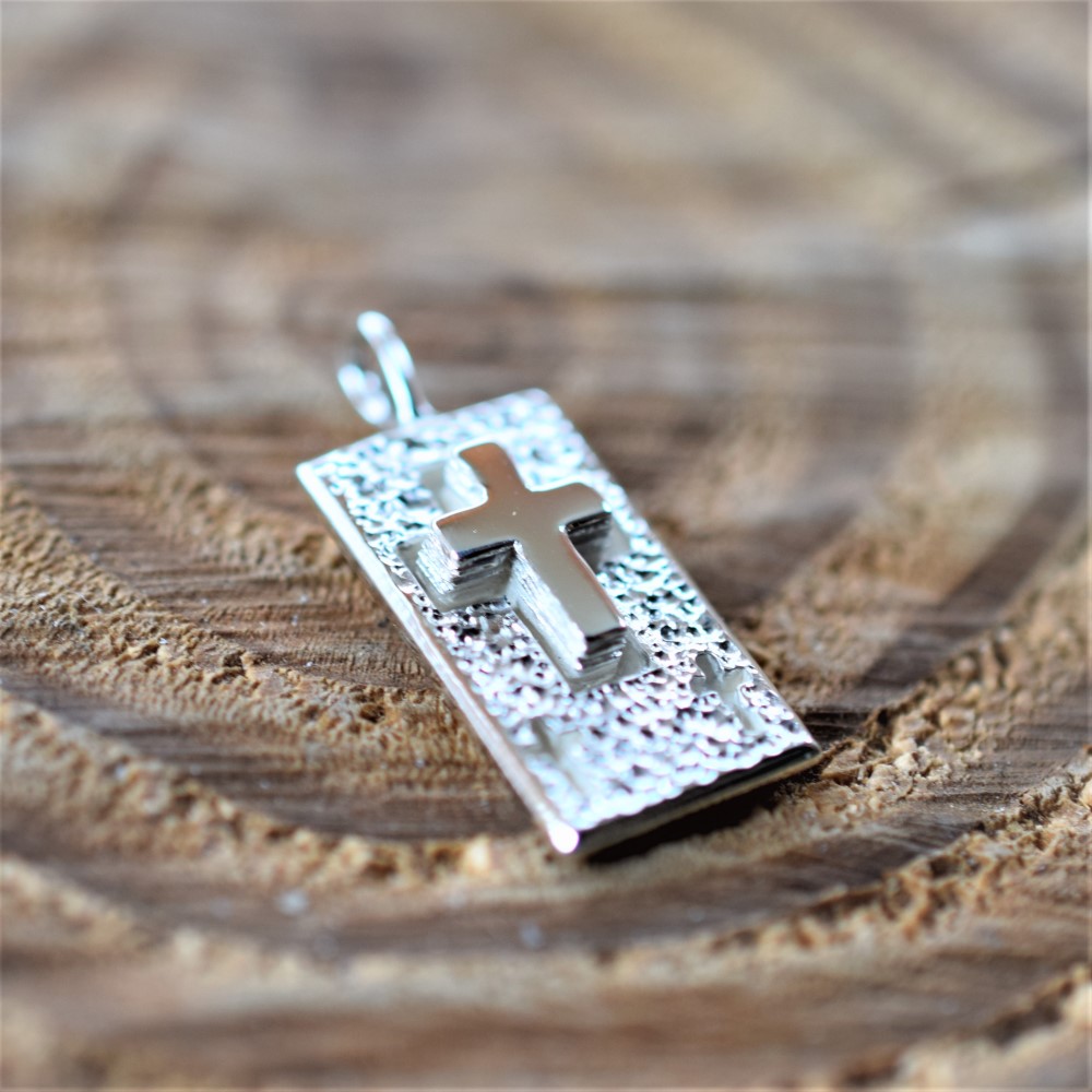 クロスペンダント