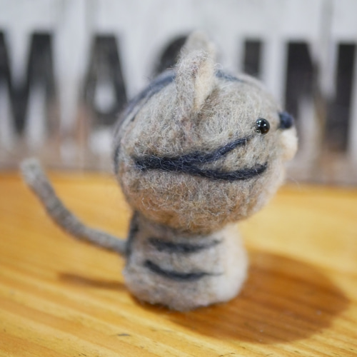 ブライス　ICドールb.berry 羊毛フェルト猫　15cm  お洋服付き ブライス公式サイト | blythedoll.com