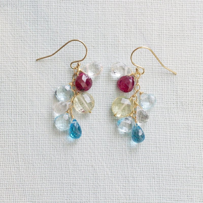 fusa : Ruby, Lemon, Blue（earring） ルビーとスイスブルートパーズとクォーツを小さな花束