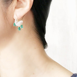 hana : Moonstone , GreenTopaz（earring）ムーンストーンとグリーントパーズの花 6枚目の画像