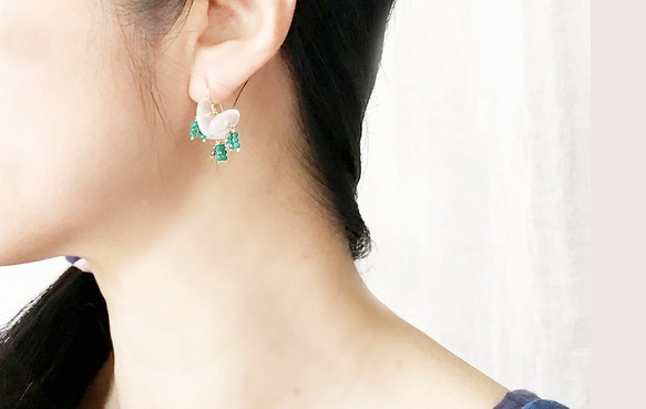 hana : Moonstone , GreenTopaz（earring）ムーンストーンとグリーントパーズの花 6枚目の画像