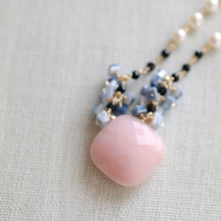 PinkOpal , BlueOpal & Pearl（necklace） ピンクオパールとブルーオパール、パール 1枚目の画像
