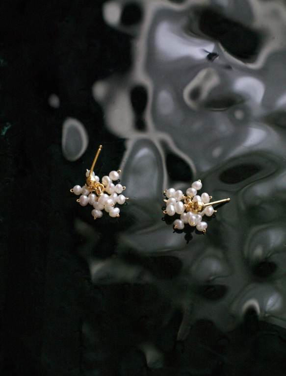 小珍珠/小花（耳環）看起來像小花的珍珠耳環，會迅速綻放 第1張的照片
