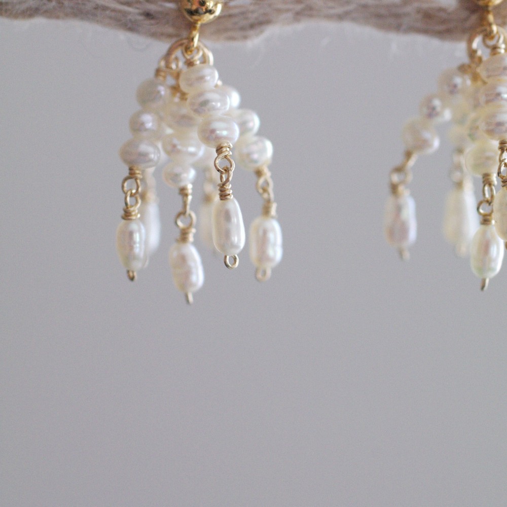 Tiny Pearl / 海月（earring）揺れる海月のようなパールの耳飾り