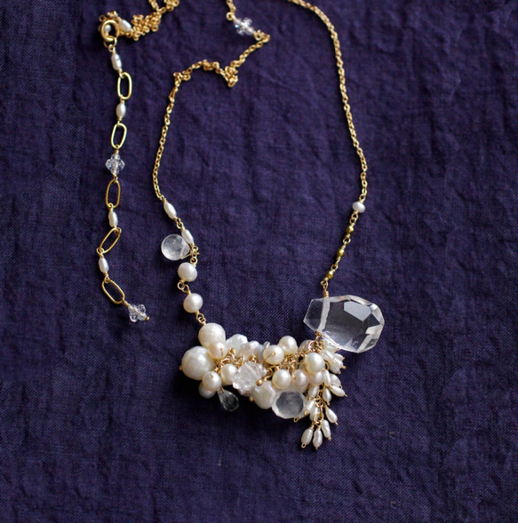 fusa : White Bouquet / 花（necklace） 白い花束をイメージしたネックレス 1枚目の画像
