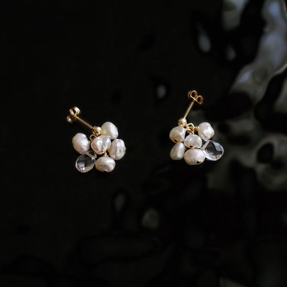 fusa : Keshi Pearl & Crystal（earring）芥子パールとクリスタルの耳飾り 1枚目の画像