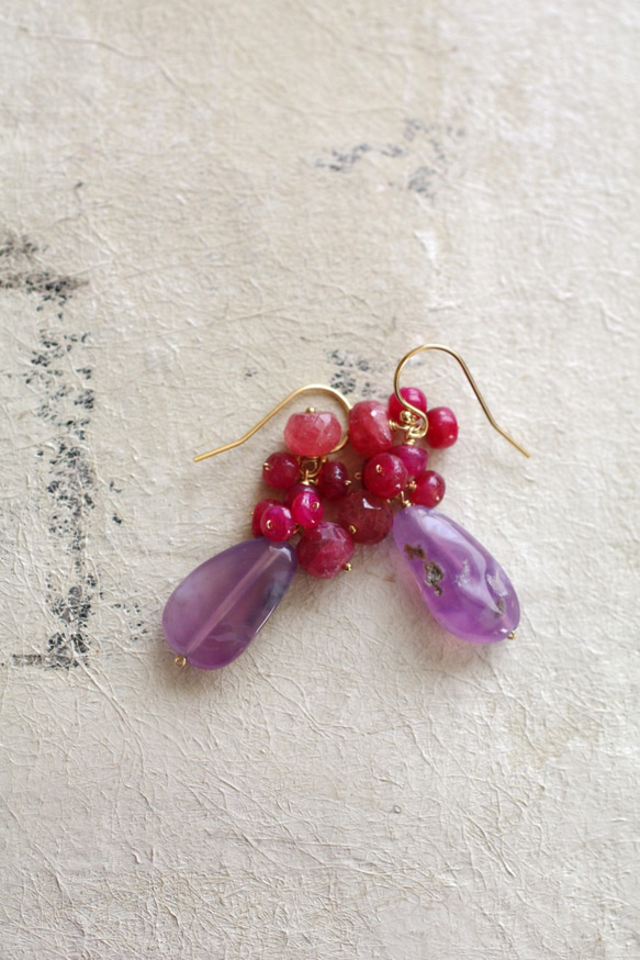 fusa : Ruby & Chalcedony（earring） 紫と赤の耳飾り 5枚目の画像