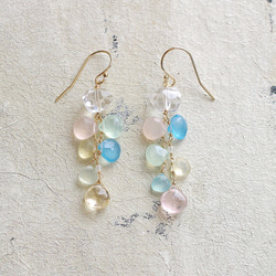 fusa : Pastel & Crystal（earring） クリスタルとパステルカルセドニーの耳飾り 1枚目の画像