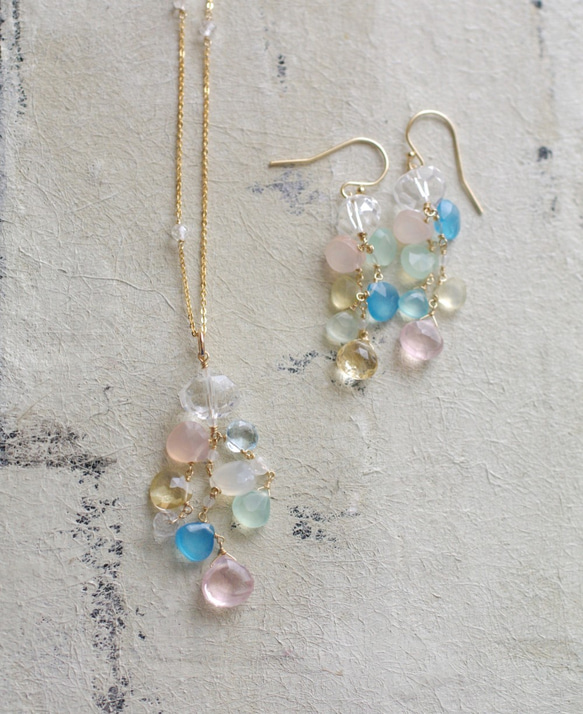 fusa : Pastel & Crystal（earring） クリスタルとパステルカルセドニーの耳飾り 6枚目の画像