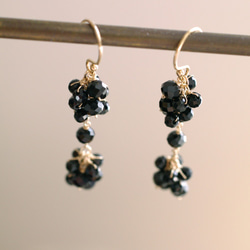 yamabudo : Black Spinel Tama2（earring） ブラックスピネルの玉房の耳飾り 2枚目の画像