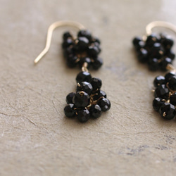 yamabudo : Black Spinel Tama2（earring） ブラックスピネルの玉房の耳飾り 3枚目の画像