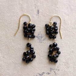 yamabudo : Black Spinel Tama2（earring） ブラックスピネルの玉房の耳飾り 6枚目の画像