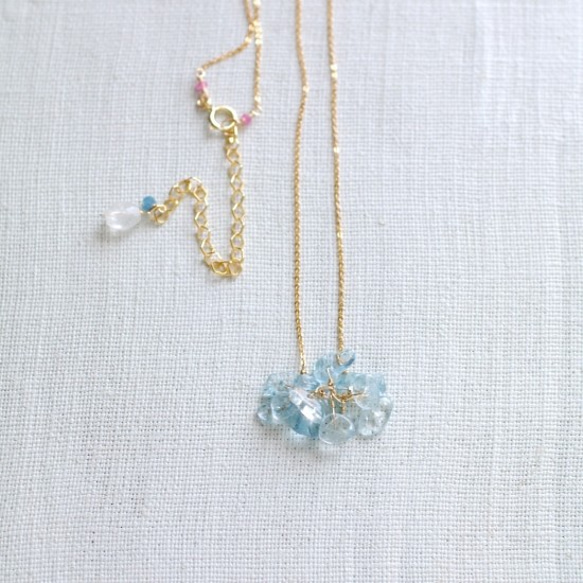 Aquamarine（necklace） アクアマリンの水滴をつないだようなネックレス 2枚目の画像
