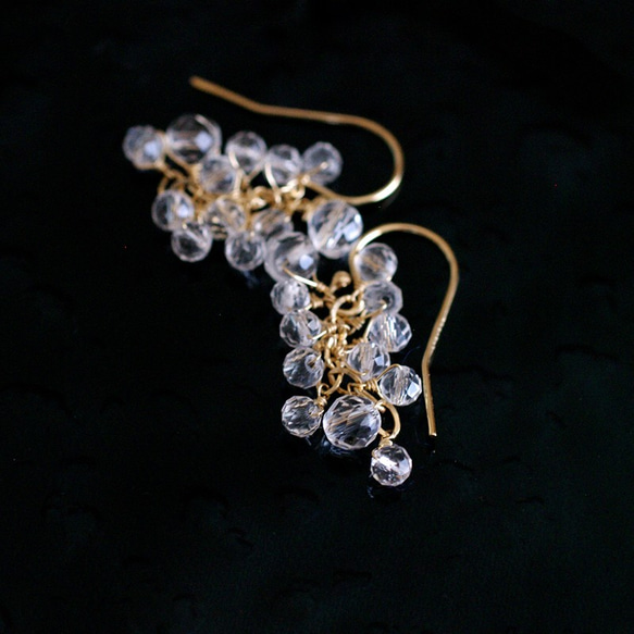yamabudo：水晶（耳環）耳環，由透明的輕寶石製成，例如小簇狀 第3張的照片