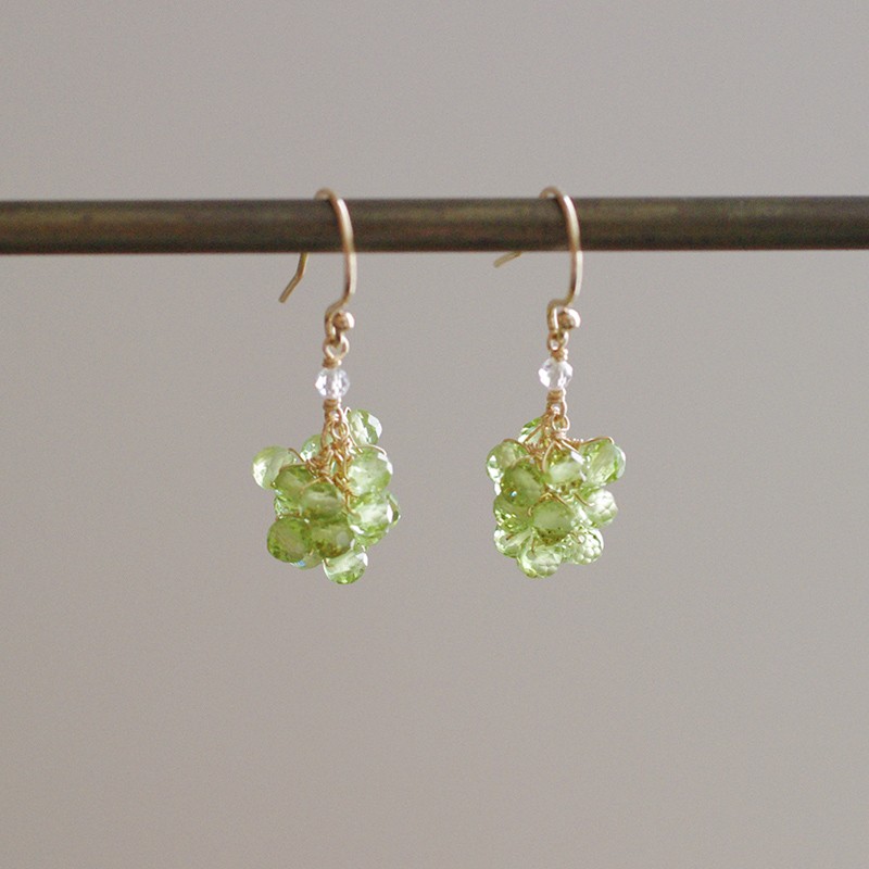 yamabudo : Peridot Tama（earring） ペリドットを玉房に仕立てた耳飾り