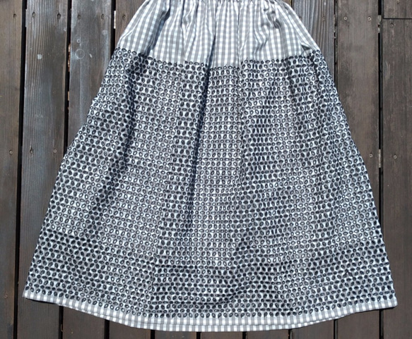 ブロックチェック綿レースリバーシブル（２枚仕立て）ギャザースカート 5枚目の画像