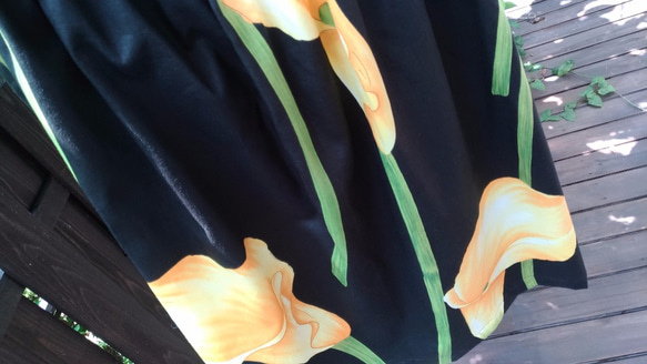 大きなカラーの花柄　デイリースカート　ゆったりサイズ 2枚目の画像