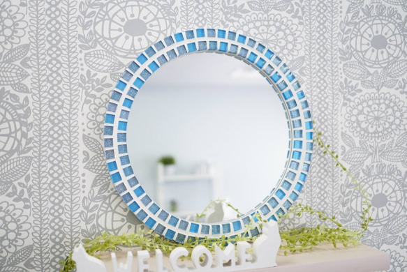 コバルトブルー色ガラスタイルの壁掛け鏡 ドレッサー・ミラー・鏡台