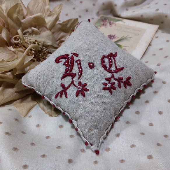 【美品】フランスアンティーク 天使と手刺繍OHモノグラムクッションカバー3151 美品】フランスアンティーク 天使と手刺繍OHモノグラム