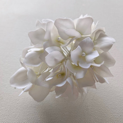 あじさいの染花コサージュ　ホワイト 4枚目の画像
