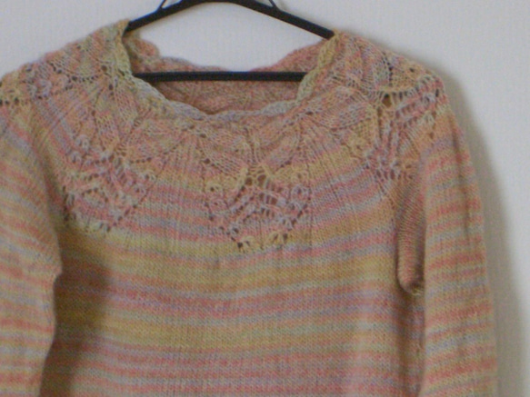 丸ヨーク、手編みのセーター 1枚目の画像