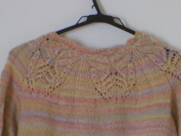 丸ヨーク、手編みのセーター 3枚目の画像