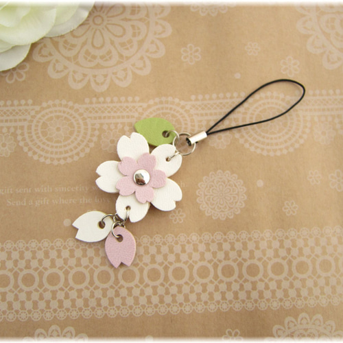 1017】桜もちのチャーム／ストラップ